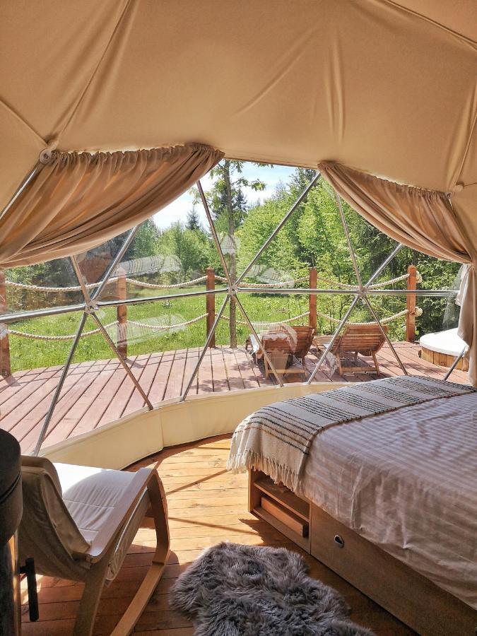 ホテル Medve Dome - Luxury Camping In The Middle Of Nature ヴラヒツァ エクステリア 写真