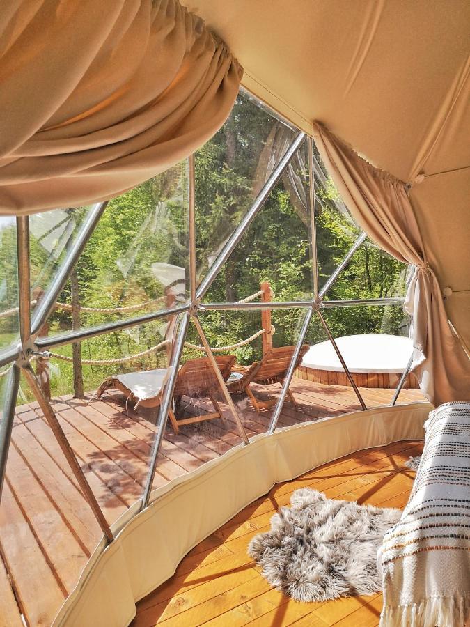 ホテル Medve Dome - Luxury Camping In The Middle Of Nature ヴラヒツァ エクステリア 写真