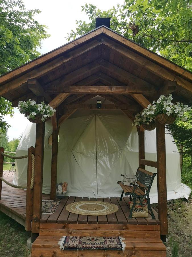 ホテル Medve Dome - Luxury Camping In The Middle Of Nature ヴラヒツァ エクステリア 写真