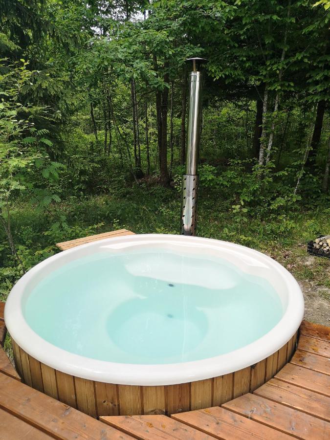 ホテル Medve Dome - Luxury Camping In The Middle Of Nature ヴラヒツァ エクステリア 写真