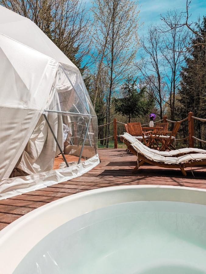 ホテル Medve Dome - Luxury Camping In The Middle Of Nature ヴラヒツァ エクステリア 写真